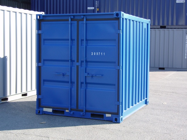 Stalen 10ft materiaalcontainer, wind- en waterdicht, ideaal als extra opslagruimte op eigen terrein.